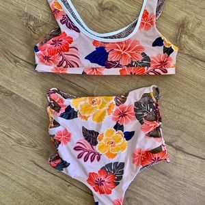 ACACIA Nica Top, Queens Bottom L Set